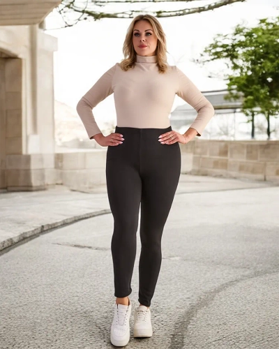 Fekete klasszikus női leggings szigeteléssel PLUSZ MÉRET - Ruházat