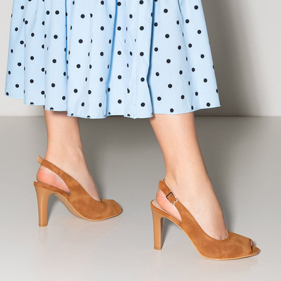 OUTLET Barna áttört szandál keskeny Phaenna oszlopon - Lábbeli