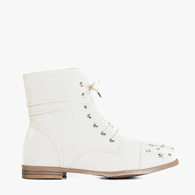 OUTLET Bézs női csizma díszítéssel Matildat - Lábbeli