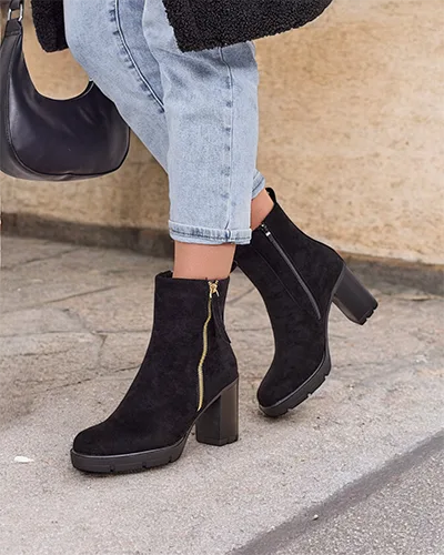 Royalfashion Női bokacsizma egy poszton Igges