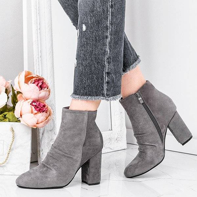 OUTLET Szürke csizma, reszketéssel a Ruby - Cipő oszlopon