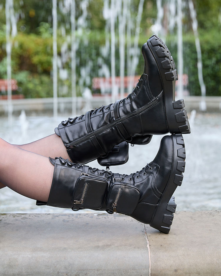 Royalfashion Fekete női bagger csizma Atiuha tasakkal