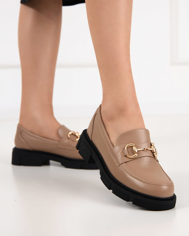 OUTLET Világosbarna női cipő orrán díszes Veteca - Lábbeli