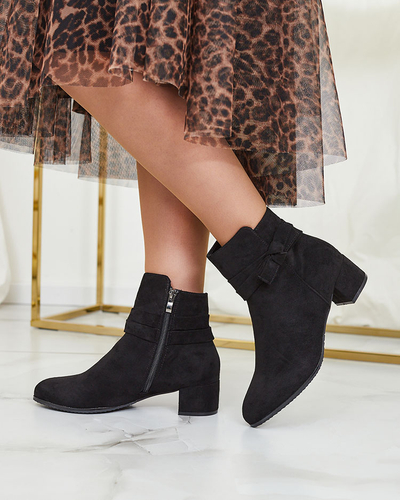 Royalfashion Fekete női alacsony tűsarkú csizma Referra