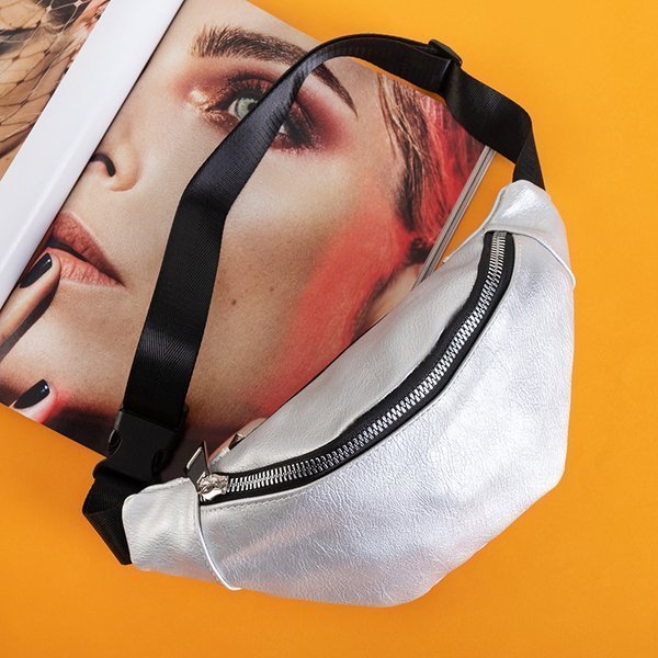 Női ezüst bum táska - kézitáskák