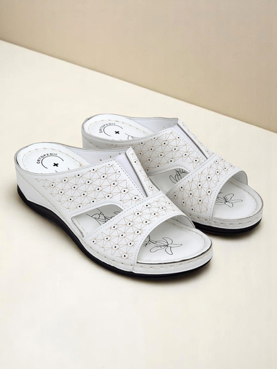 Royalfashion Női vastag talpú papucs Nova Step
