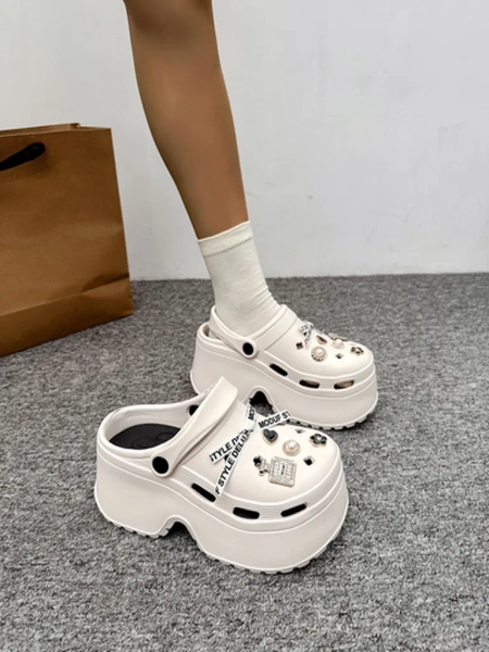 Royalfashion Női gumiszandál díszítéssel Dellos