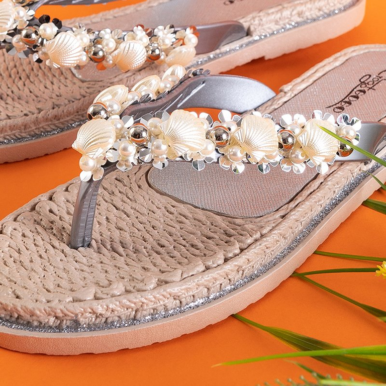 OUTLET Ezüst női papucs Jefis díszítéssel - Lábbeli