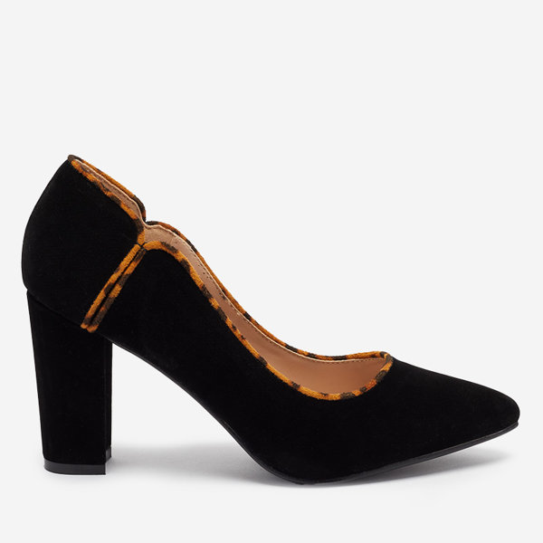 OUTLET Fekete női tűsarkú cipő Scalmi- Lábbeli