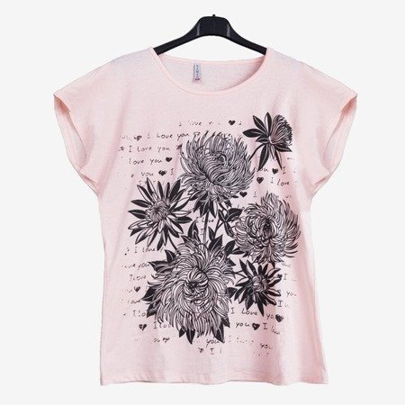 Jasnoróżowy t-shirt damski w kwiatki z napisami - Odzież