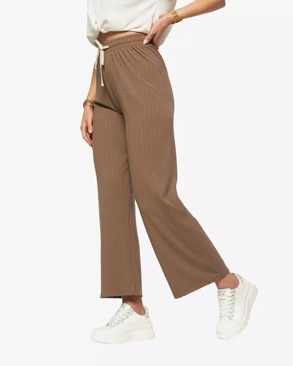 Női széles szárú bordázott nadrág barna színben- Ruházat