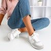 Biało - szare sportowe buty damskie na krytym koturnie Lyseria - Obuwie