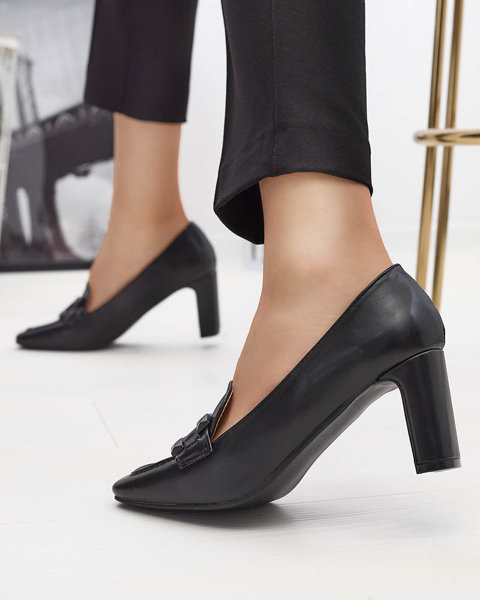 Női mokaszin stílusú cipő fekete színben Mokwell-Footwear
