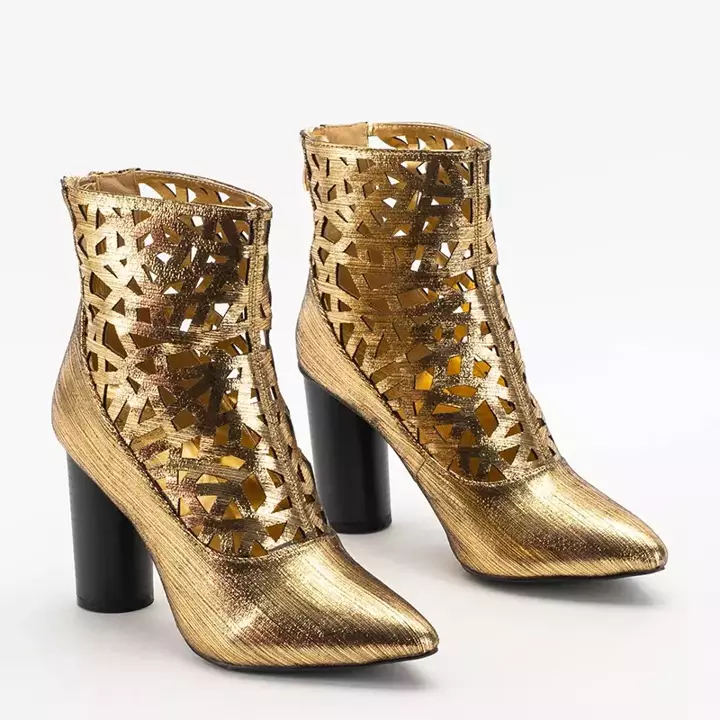 OUTLET Arany színű női csizma felső részén kivágásokkal Olik - Footwear