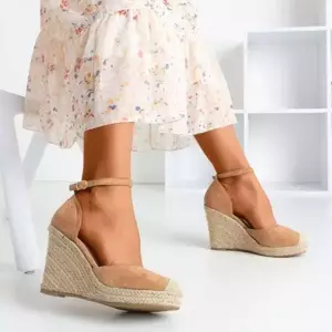 OUTLET Brązowe espadryle na koturnie Bonita - Obuwie