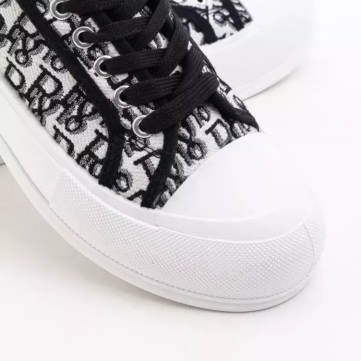 OUTLET Fekete mintás női cipők Mieko - Cipő