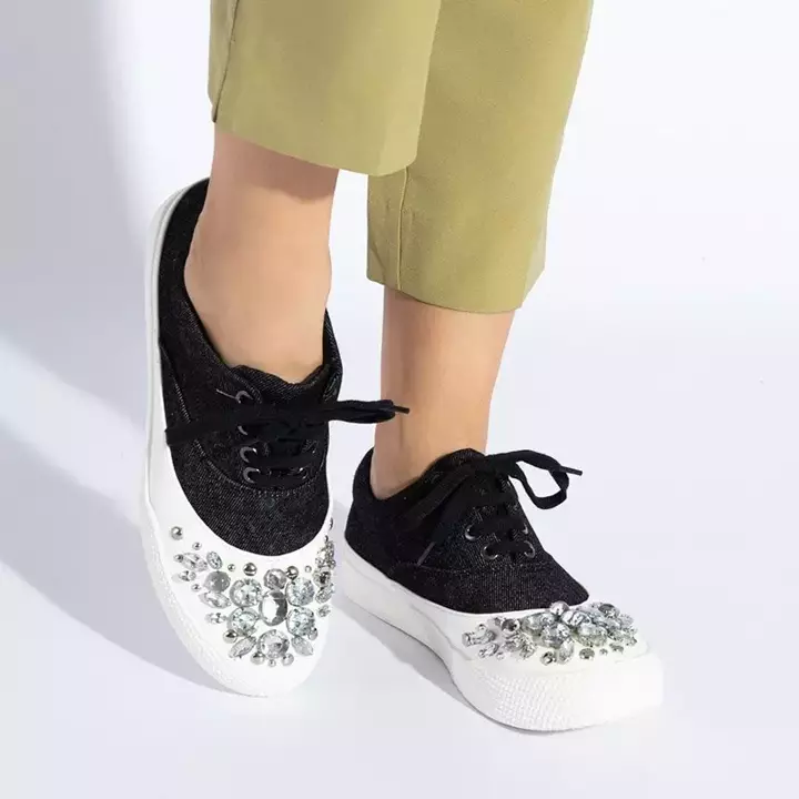 OUTLET Fekete női cipők díszítéssel Anahel - Cipő
