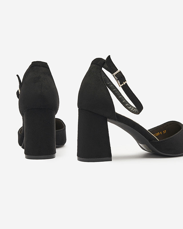 OUTLET Fekete női tűsarkú cipő Derra - Lábbeli