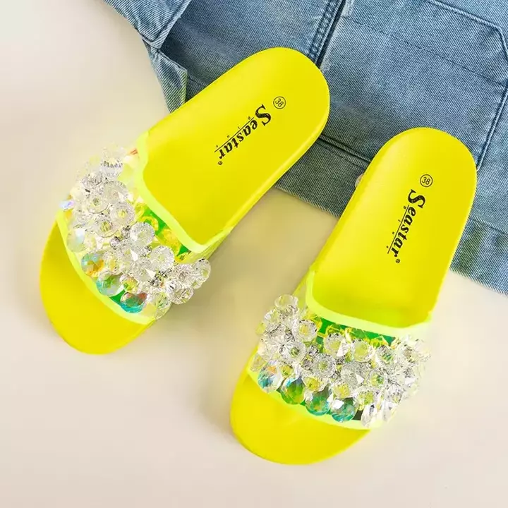 OUTLET Neon sárga női papucs kövekkel Halpasi - Cipő