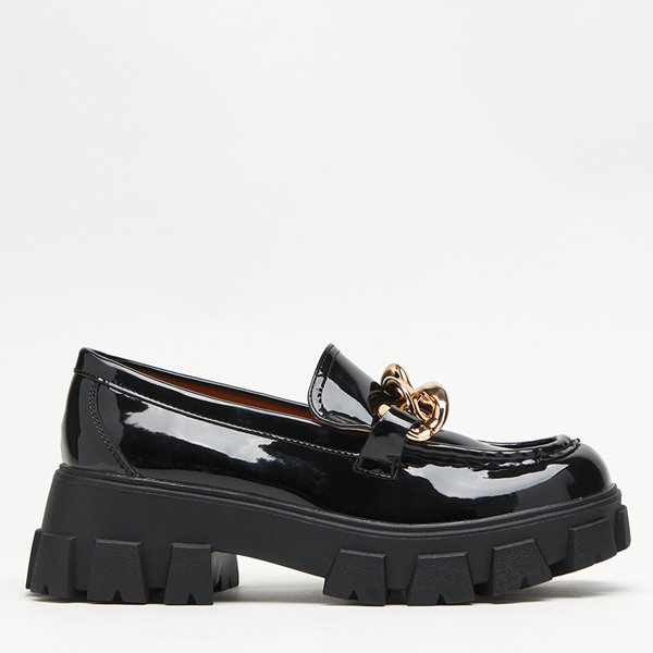 OUTLET Női fekete lakkozott cipő, Linera lánccal - Lábbeli