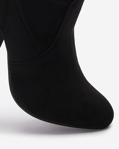 OUTLET Női over-the-knee csizma fekete színben Zetot- Footwear