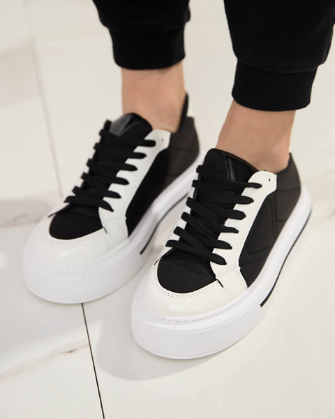 OUTLET Női sportcipő fehér és fekete színben Smaqo- Footwear