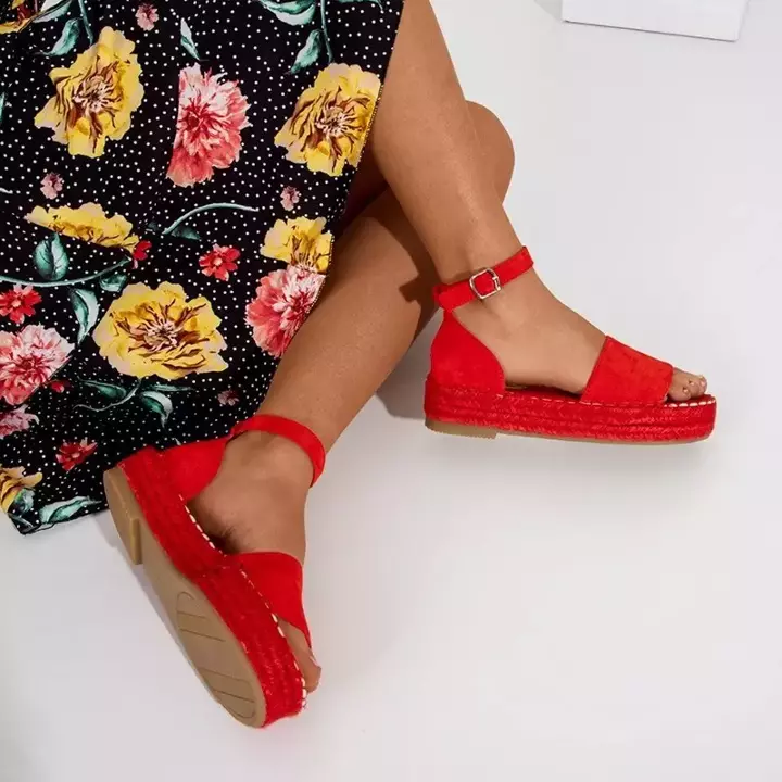OUTLET Piros női szandál a Sitra platformon - Cipő