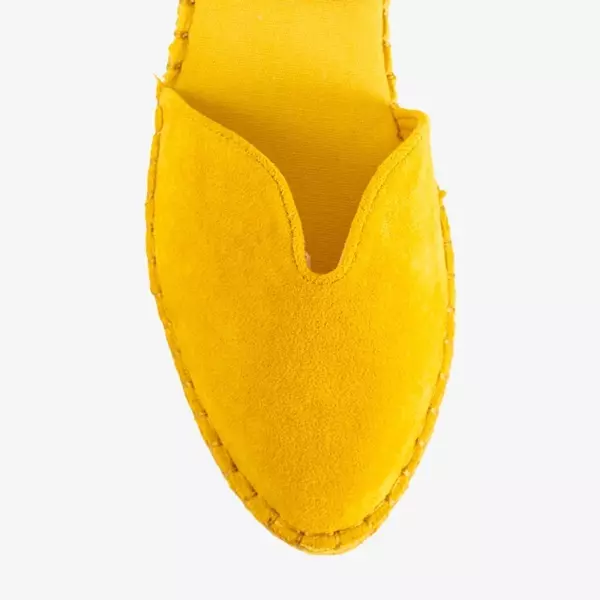OUTLET Sárga női szandál a'la espadrilles a Monata platformon - Cipő