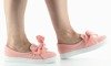 Różowe sportowe buty z kokardką - Obuwie